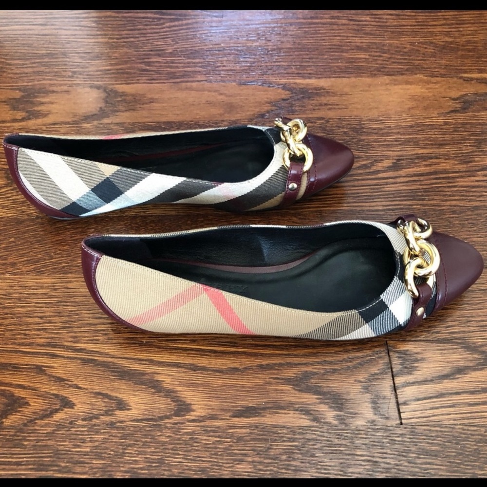Brand New Burberry Shipleyson Flats, Maroon